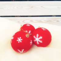 Набор новогодних елочных шаров со снежинками из фетра, Красный